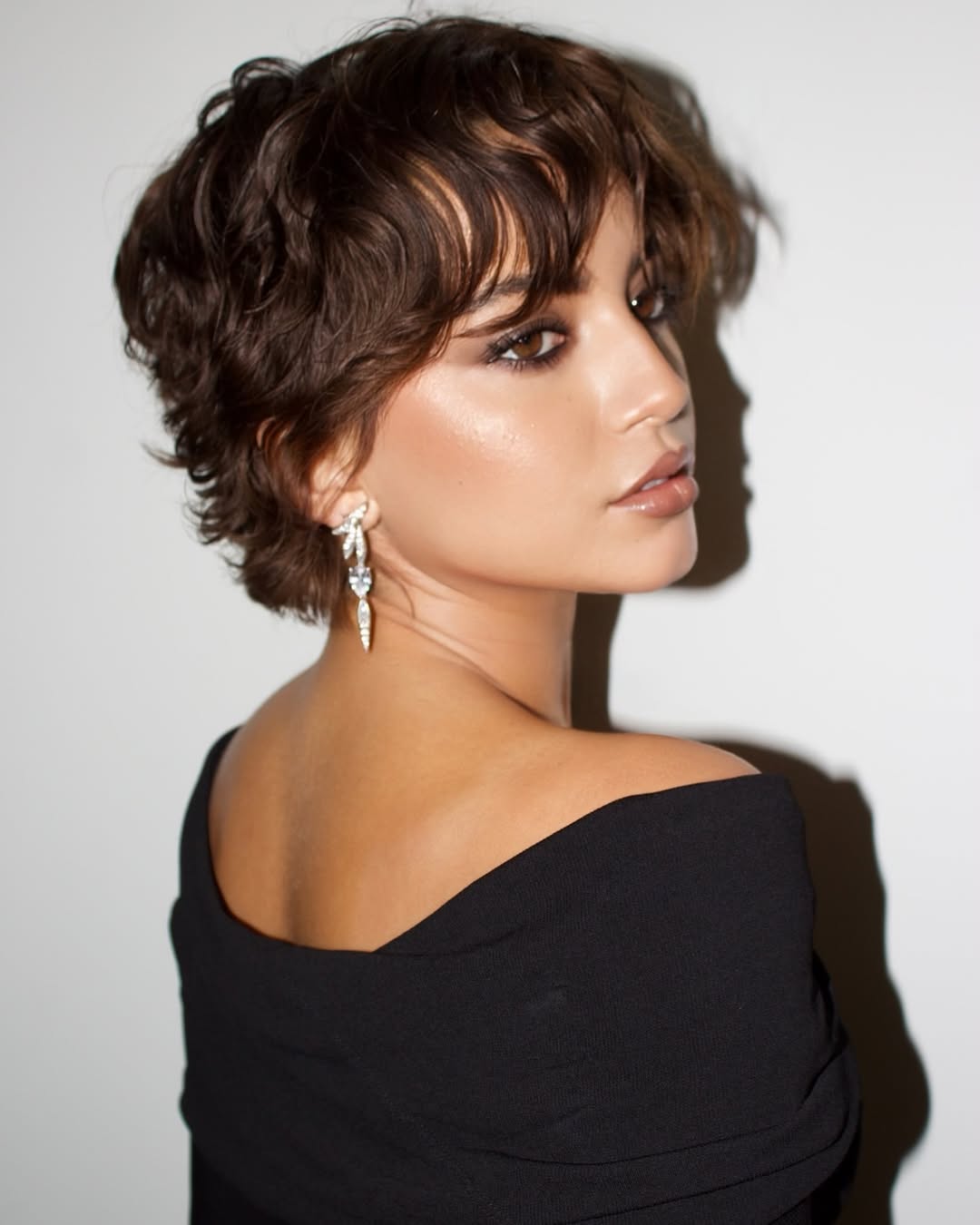 Edgy Choppy Pixie Cut Edgy Choppy Pixie Cut — Short Winter Haircuts