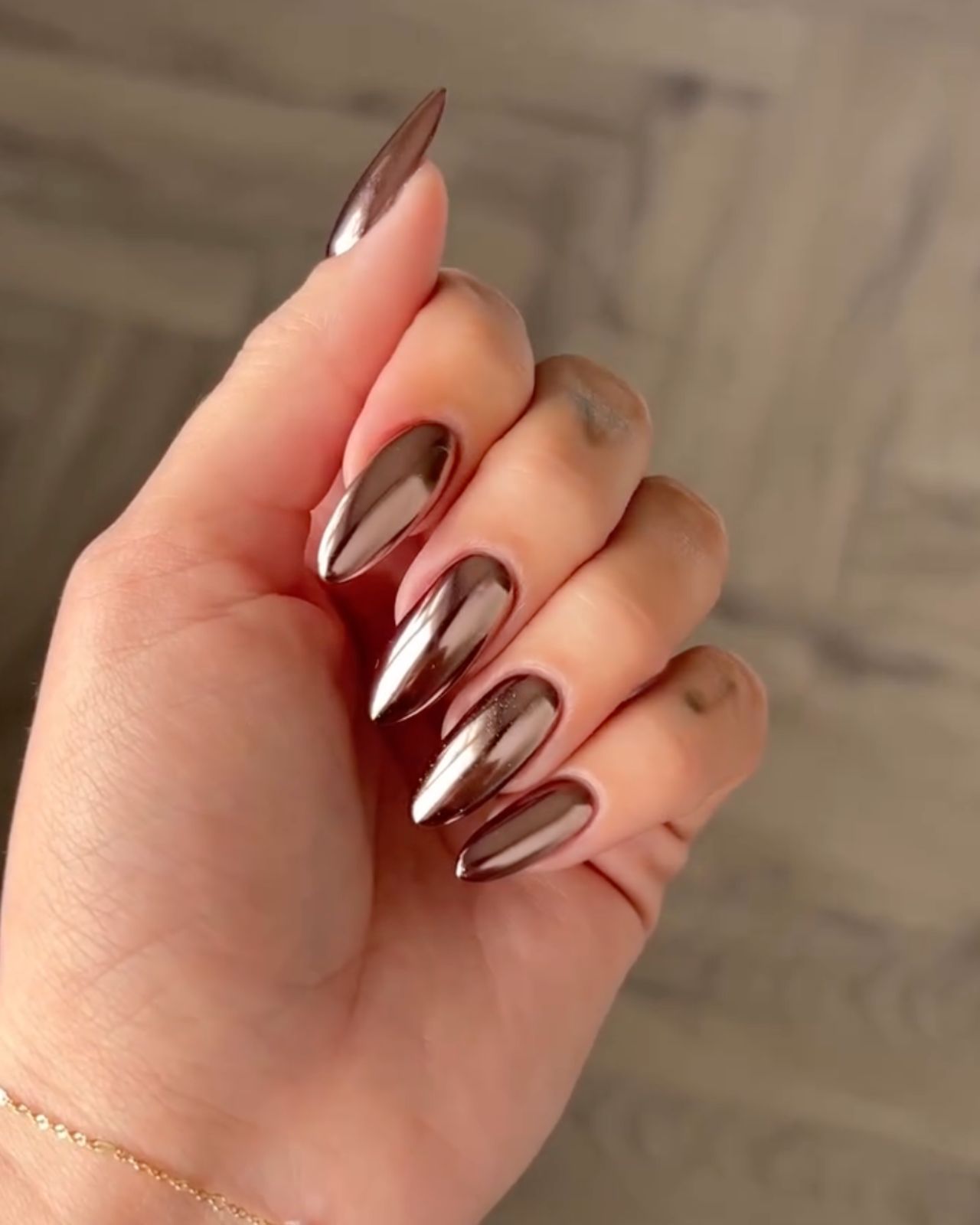 Bright Silver Chrome Stiletto Bright Silver Chrome Stiletto — Winter Chrome Nails