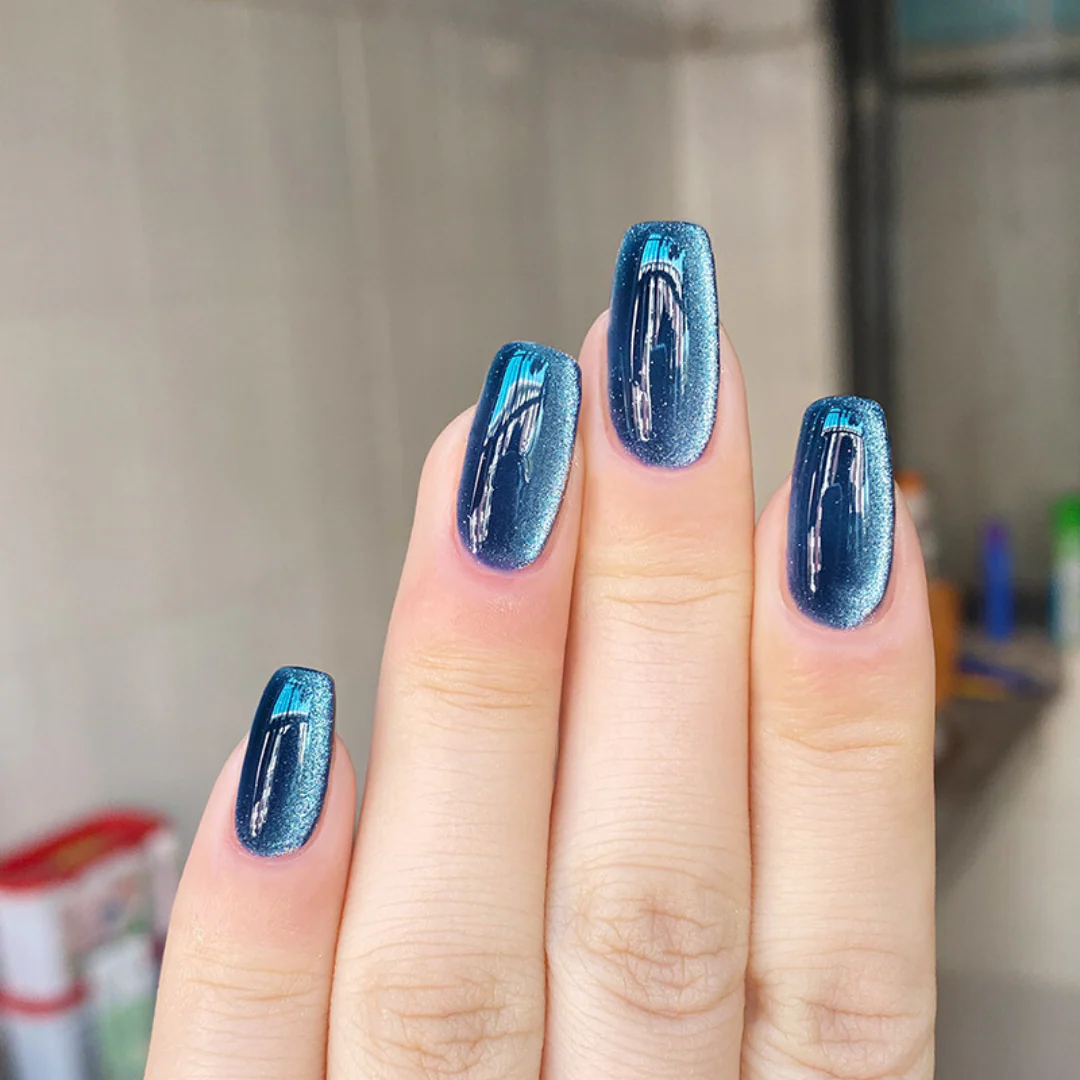 Shimmering Cat-Eye Visual Idea Shimmering Cat-Eye Visual Idea — Winter Nail Colors