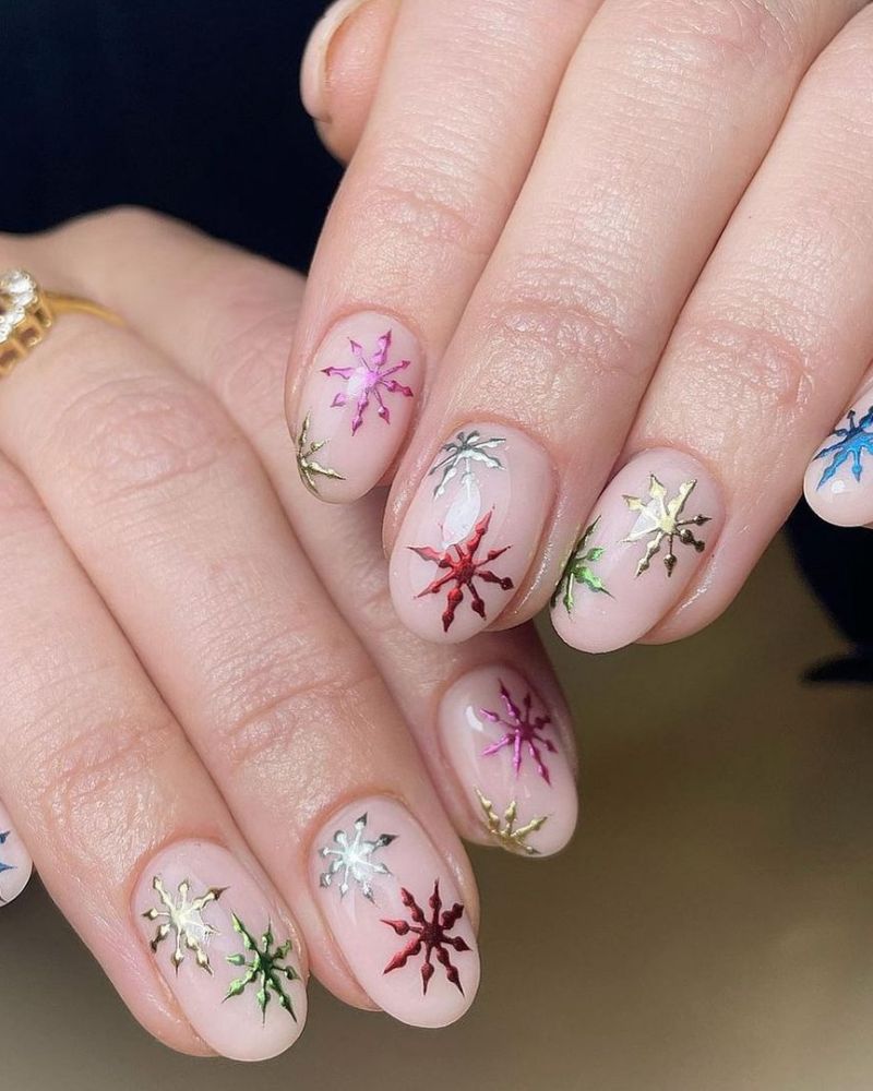 Easy DIY Metallic Snowflake Stickers Easy DIY Metallic Snowflake Stickers — Winter Wonderland Nails
