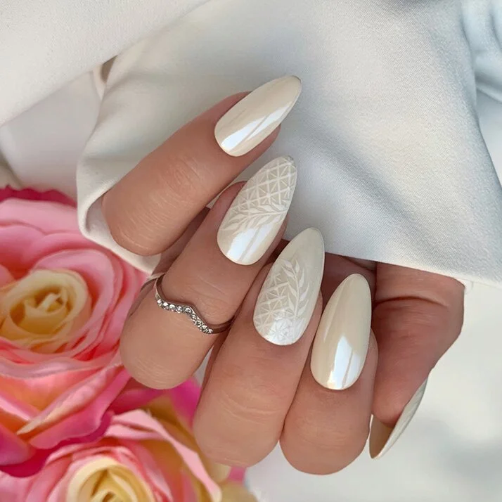 Pale Ivory Pearlescent Geometric Nails Pale Ivory Pearlescent Geometric Nails — Winter Wedding Nails
