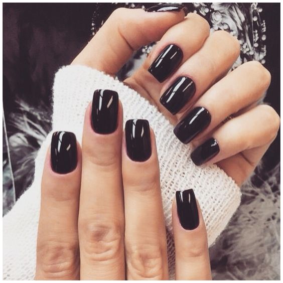 High-Gloss Opaque Black Medium Square Nails High-Gloss Opaque Black Medium Square Nails — Winter Square Nails