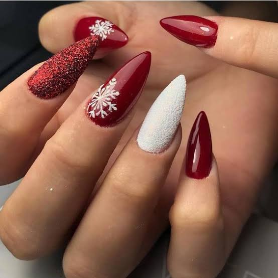Glossy Glitter Deep Red Snowflake Glitter Stiletto Nails Glossy Glitter Deep Red Snowflake Glitter Stiletto Nails — Winter Red Nails