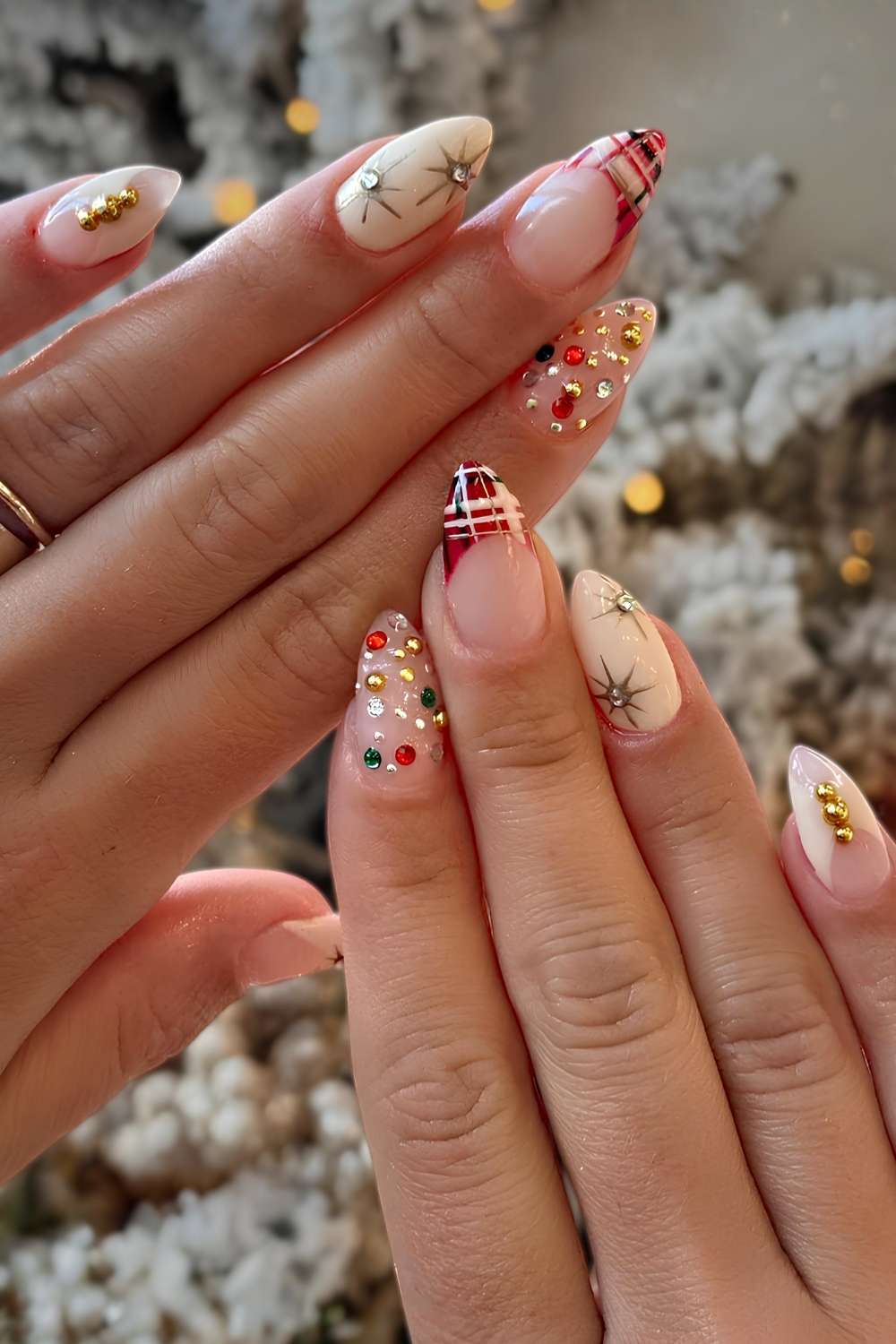 Opaque Milky White Glossy Short Almonds Opaque Milky White Glossy Short Almonds — Short Winter Almond Nails