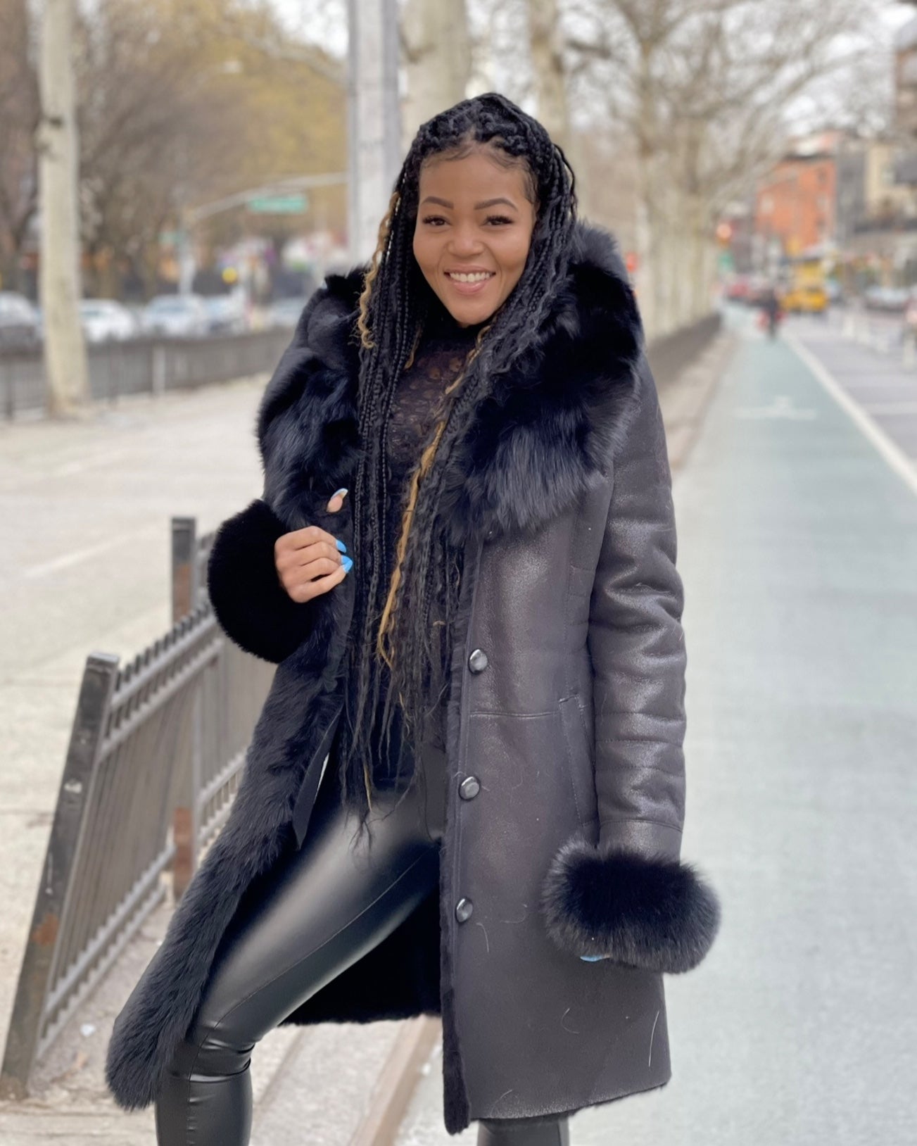 Shearling Coat with Fur Trim for Winter Warmth Shearling Coat with Fur Trim for Winter Warmth — winter outfits for black women