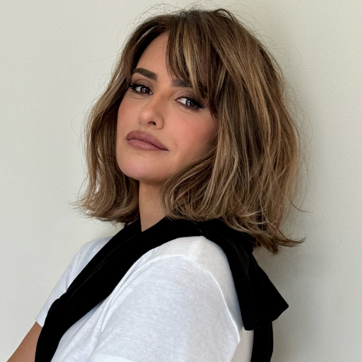 Honey Blonde Lob With Face-Framing Layers — Winter Lob Haircuts