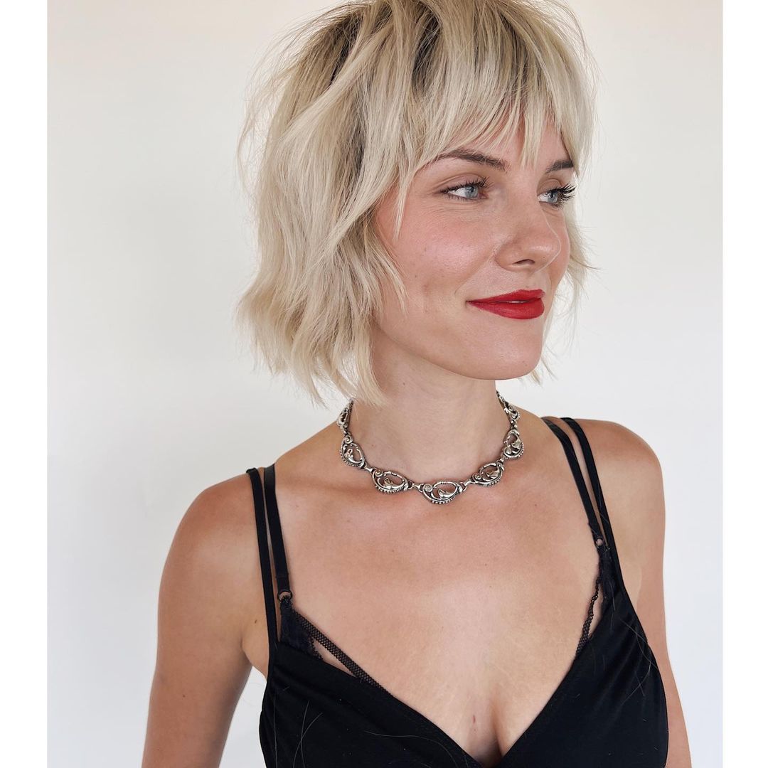 Platinum Blonde Bob With Choppy Bangs Platinum Blonde Bob With Choppy Bangs — Winter Haircuts for Thin Hair