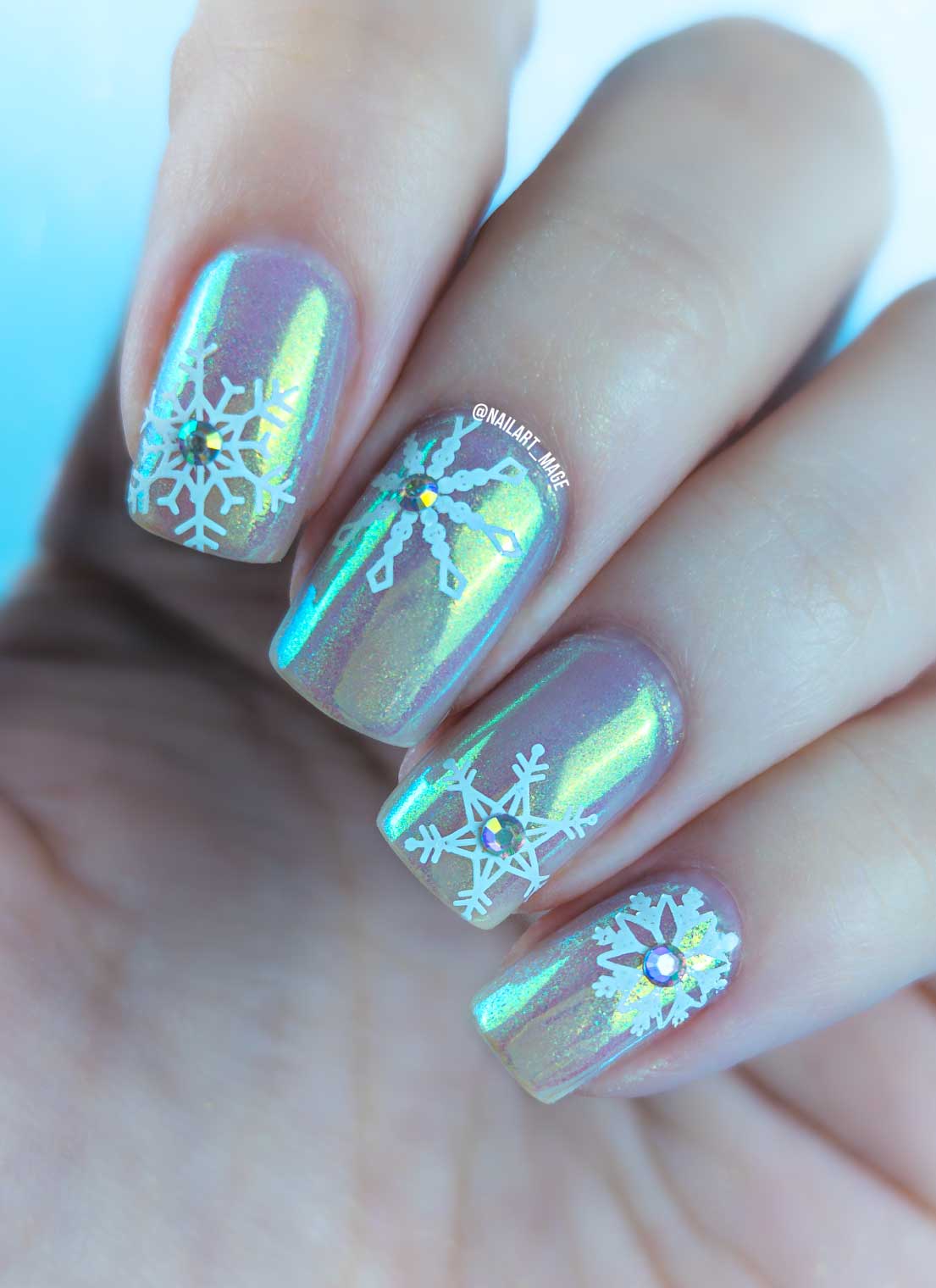 Shimmering Iridescent Yellow Snowflakes Shimmering Iridescent Yellow Snowflakes — Winter Wonderland Nails