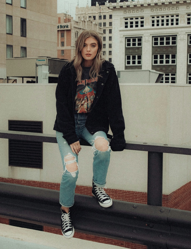 Graphic Tee with Ripped Jeans and Hooded Jacket — Grunge Winter Outfits