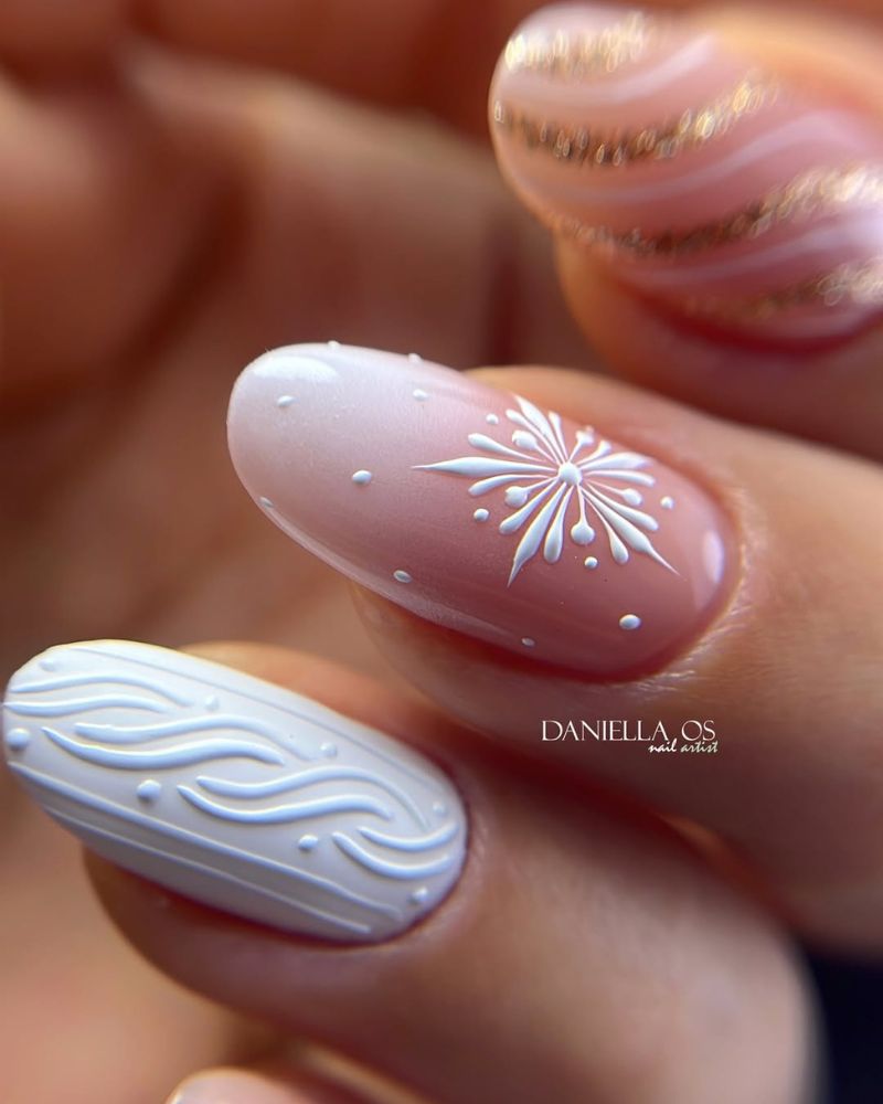 3D Raised Snowflake Ombre Nails 3D Raised Snowflake Ombre Nails — Snowflake Nails