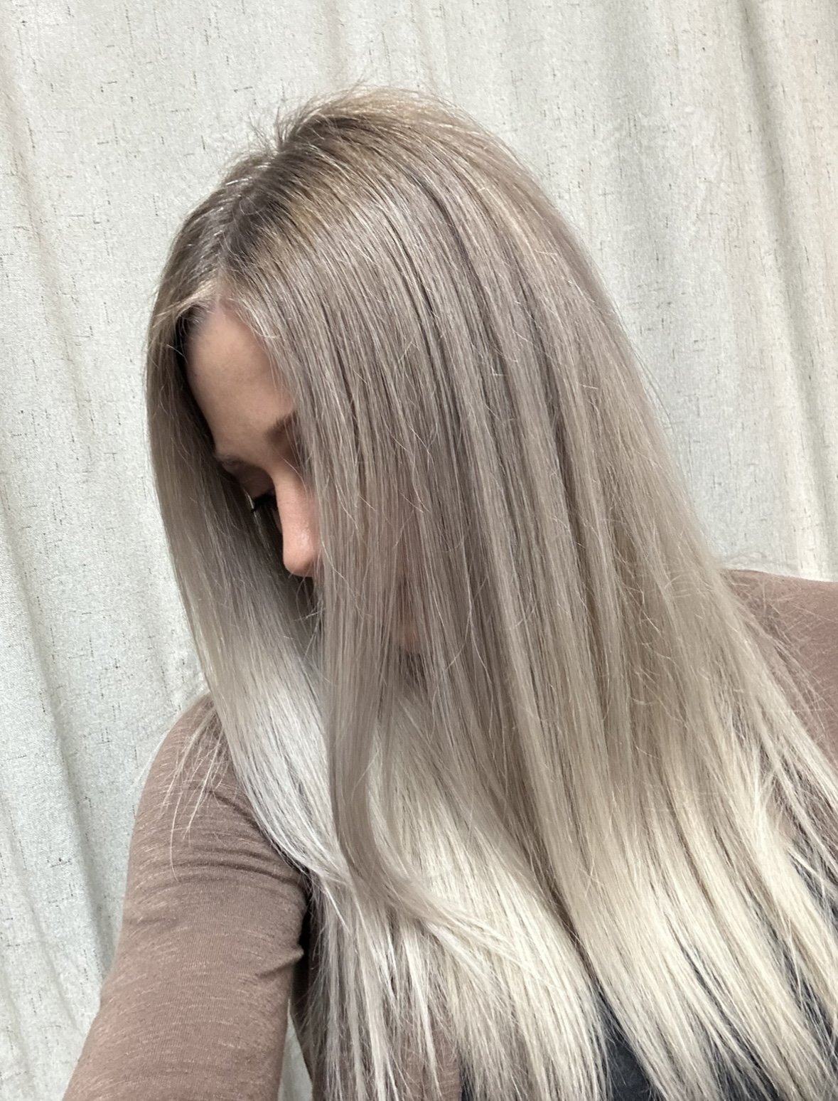 Mid-Back Sleek Ash Blonde With Silver Mid-Back Sleek Ash Blonde With Silver — True Winter Hair Color