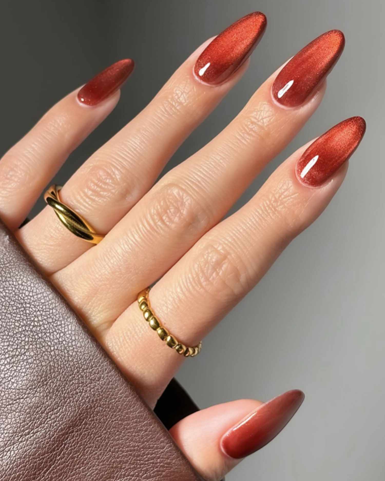 Vibrant Reddish-Orange Cat Eye Vibrant Reddish-Orange Cat Eye — Winter Cat Eye Nails