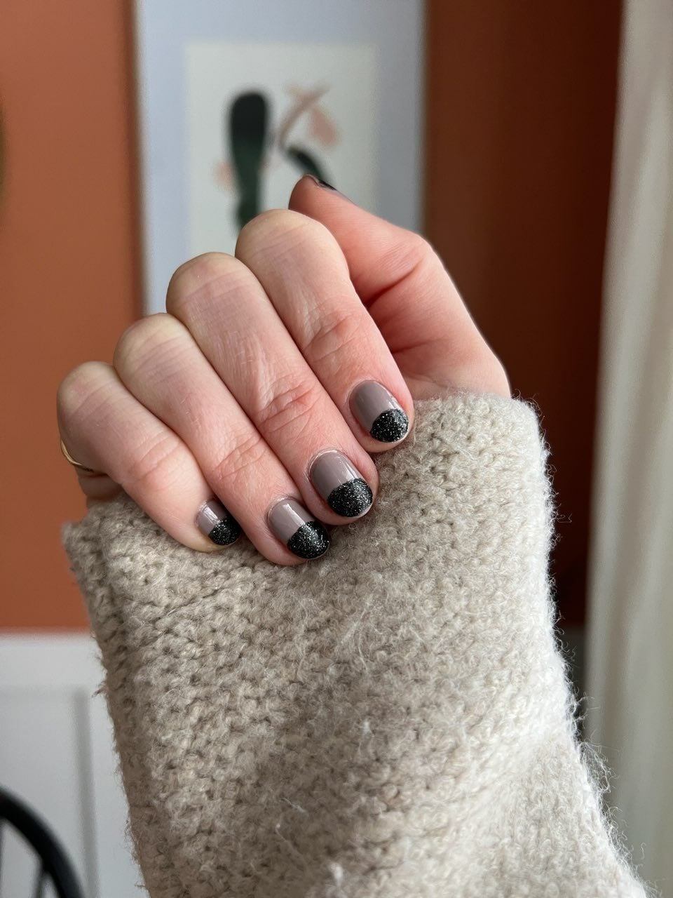 Taupe With Black Glitter French Tips Taupe With Black Glitter French Tips — Minimalist Winter Nails
