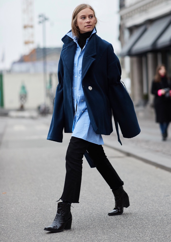 Layered Daytime Chic: Oversized Navy Peacoat — Peacoat Outfits