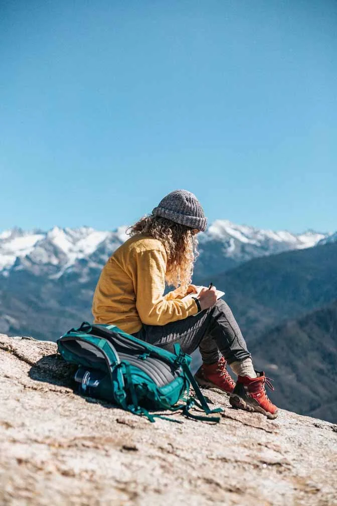 Yellow Sweatshirt and Red Boots for a Cheerful Hike Yellow Sweatshirt and Red Boots for a Cheerful Hike — Winter Hiking Outfits