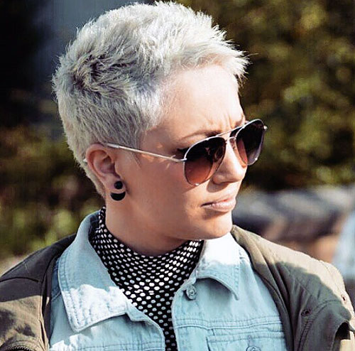 Silver-White Pixie With Swept Top Silver-White Pixie With Swept Top — Winter Pixie Haircuts