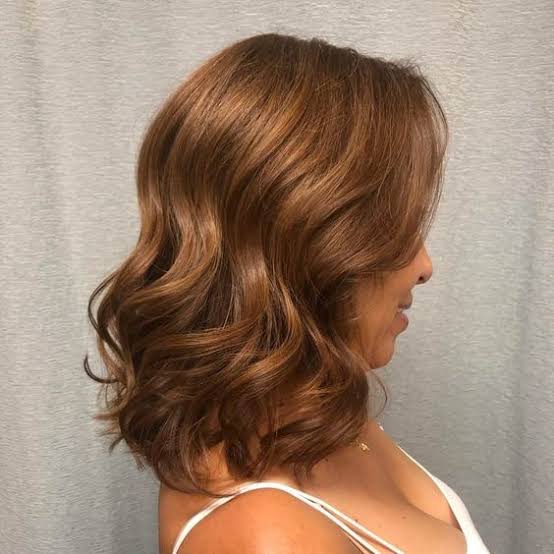 Collarbone Lob With Golden Highlights — Chestnut Brown Hair