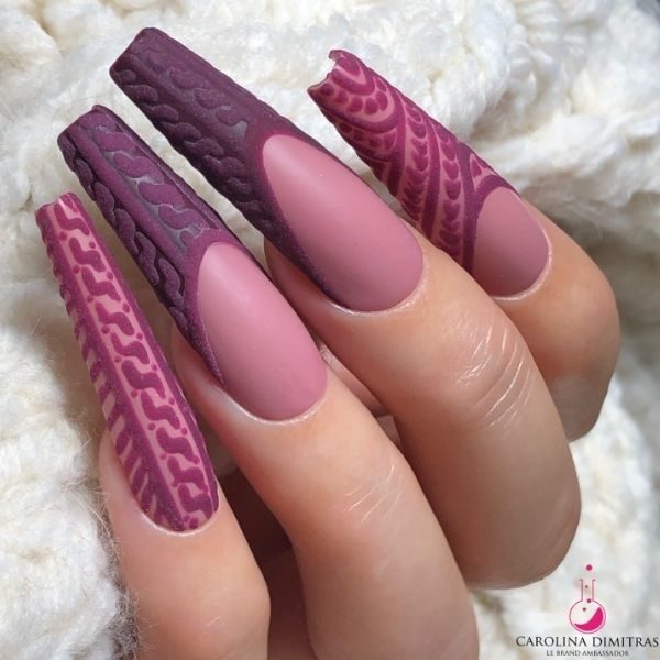 Deep Plum 3D Knit and Patterned French Tips Deep Plum 3D Knit and Patterned French Tips — Sweater Nails