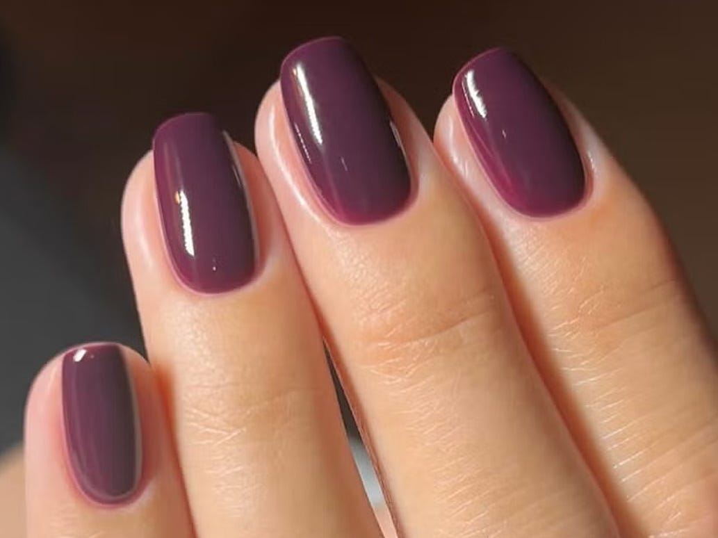 Deep Plum Cool Toned Oval Nails Deep Plum Cool Toned Oval Nails — Fall to Winter Nails