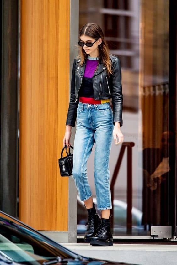 Street Style Edge with Leather Jacket and Striped Sweater Street Style Edge with Leather Jacket and Striped Sweater — Combat Boots Outfits