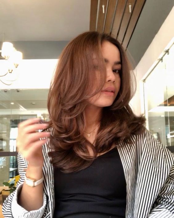 Shoulder Smooth Blowout Layers Shoulder Smooth Blowout Layers — Winter Haircuts with Curtain Bangs