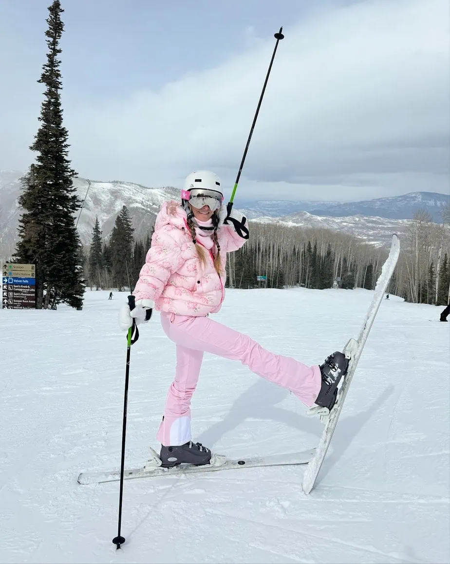 Floral Puffer Ski Jacket and Matching Pants Floral Puffer Ski Jacket and Matching Pants — Ski Outfits