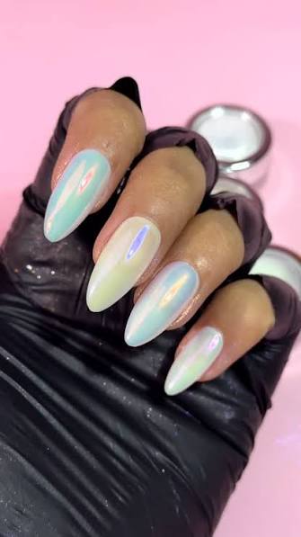 Iridescent White Blue Pink Shift Oval Nails Iridescent White Blue Pink Shift Oval Nails — chrome nail designs