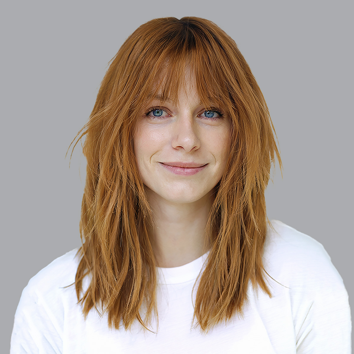 Front View Collarbone Red Shag With Curtain Bangs Front View Collarbone Red Shag With Curtain Bangs — Winter Shag Haircuts