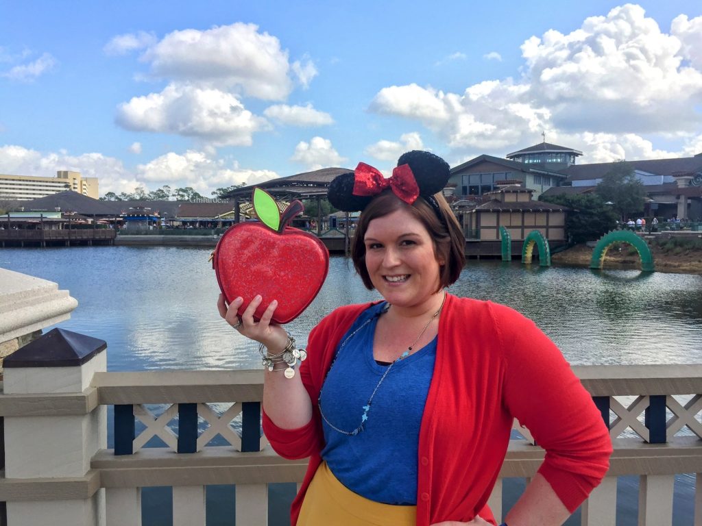 Snow White Cardigan and Apple Bag for a Themed Park Outfit Snow White Cardigan and Apple Bag for a Themed Park Outfit — Disney Winter Outfits