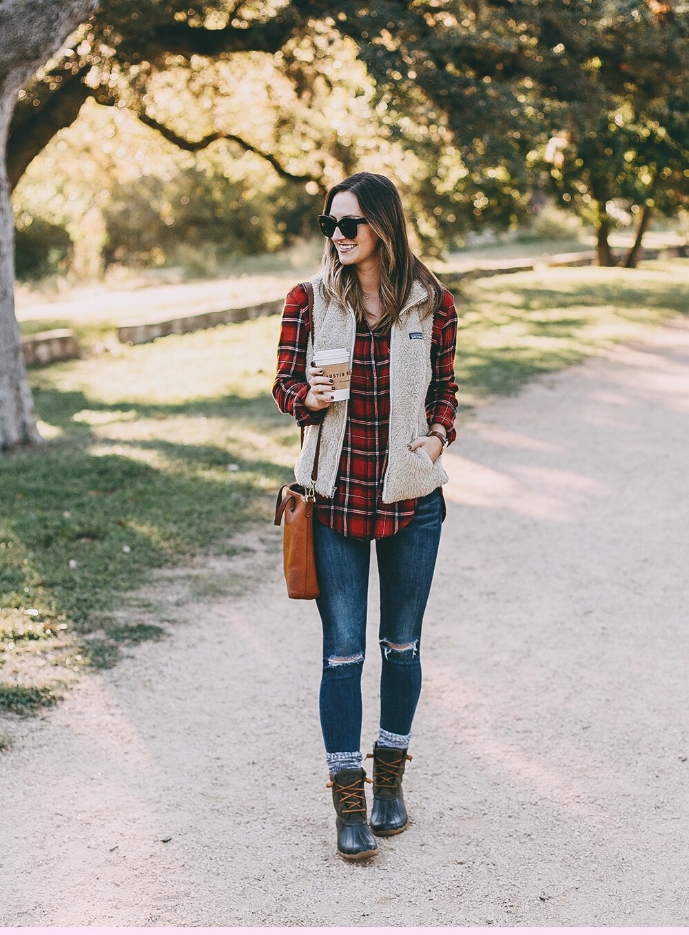 Cozy Fleece Vest and Duck Boots for Casual Outdoors Cozy Fleece Vest and Duck Boots for Casual Outdoors — Winter Boots Outfits