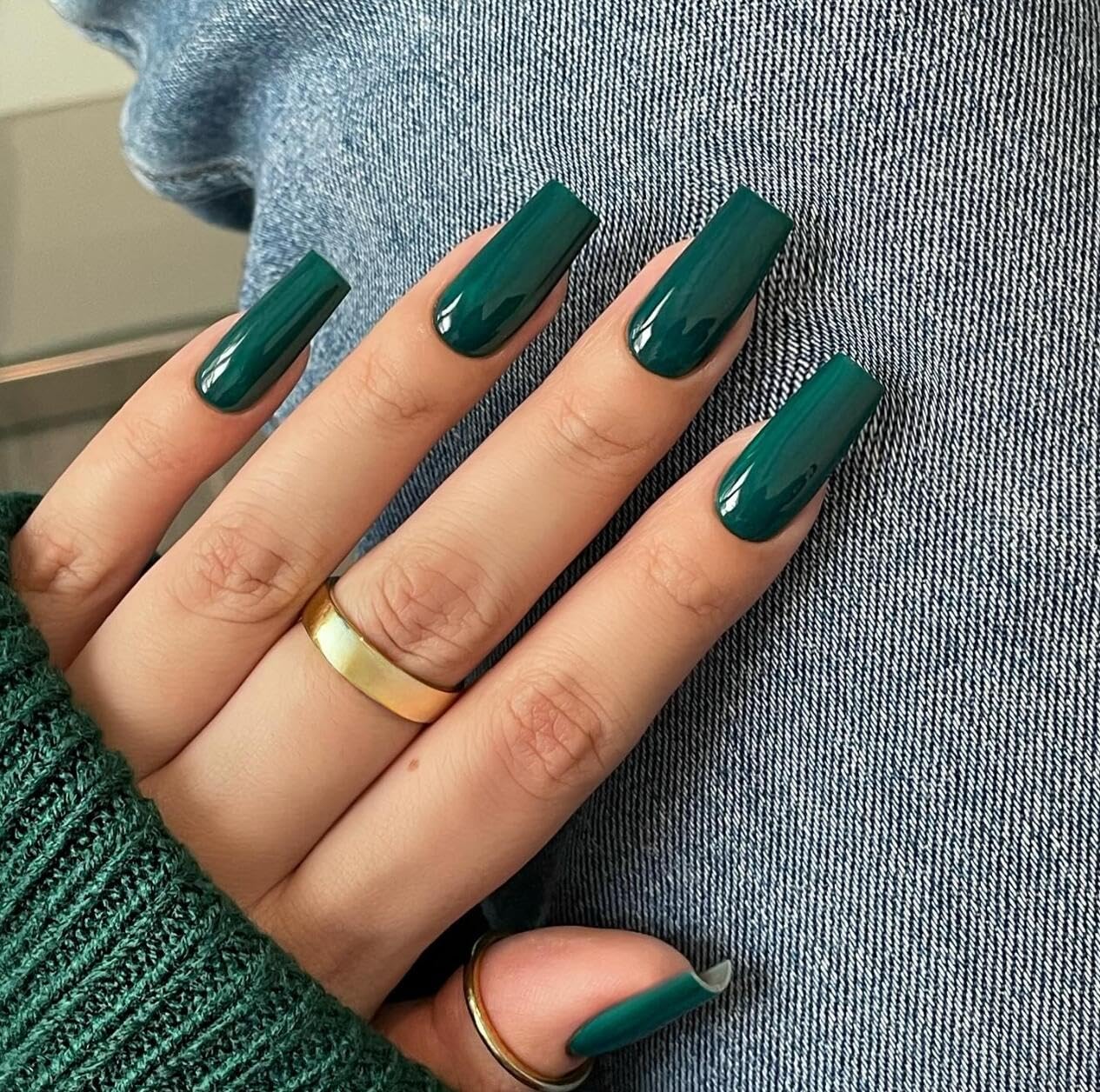 Solid High-Gloss Emerald Coffin Nails Solid High-Gloss Emerald Coffin Nails — Emerald Green Nails