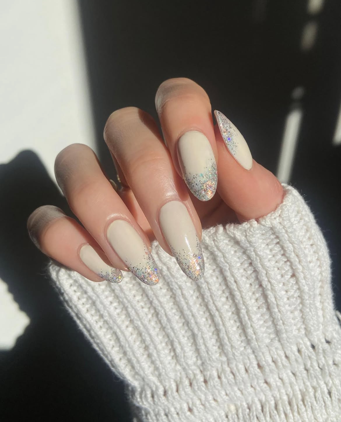 Off-White Glitter Gradient Tip Almonds Off-White Glitter Gradient Tip Almonds — Short Winter Almond Nails