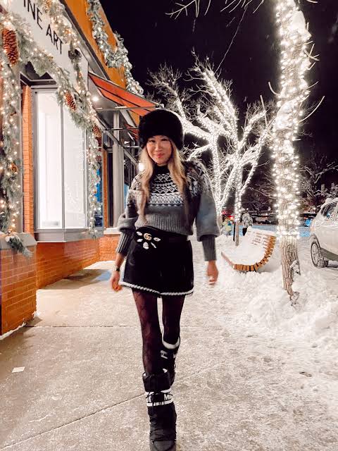 Grey Fair Isle Sweater with Black Mini Skirt and Moon Boots Grey Fair Isle Sweater with Black Mini Skirt and Moon Boots — Apres Ski Outfits