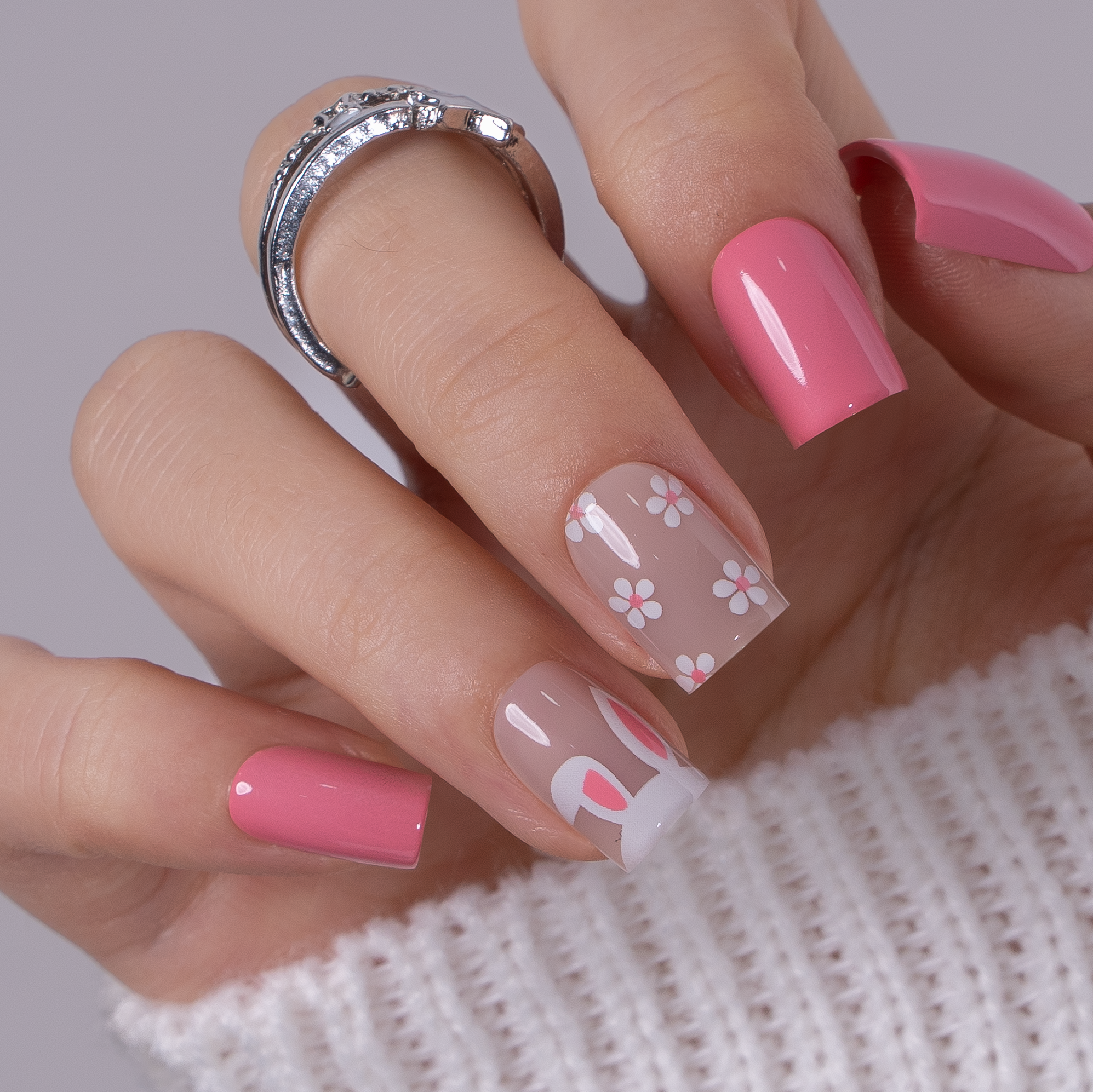 Pink Solid Color Bunny And Flower Motifs Visual Idea Pink Solid Color Bunny And Flower Motifs Visual Idea — Short Winter Square Nails