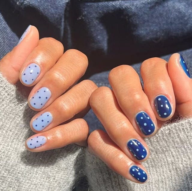 Light & Navy Blue Polka Dots Light & Navy Blue Polka Dots — Short Winter Acrylic Nails