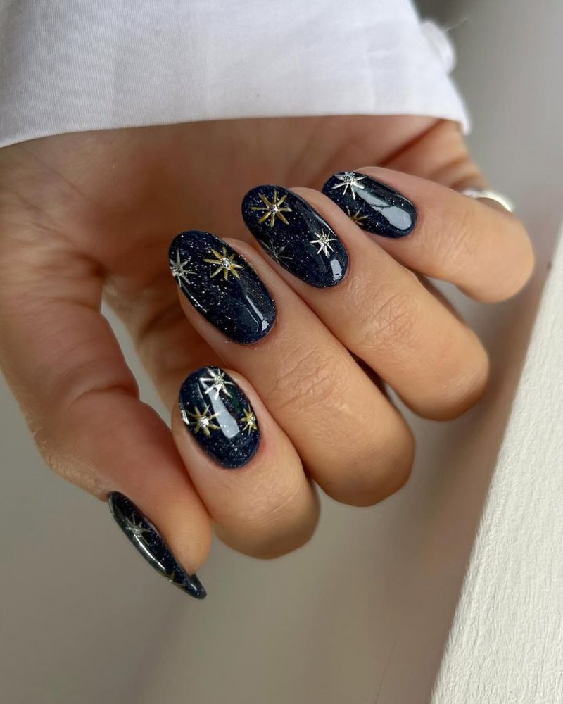 Short Oval Navy with Starbursts Short Oval Navy with Starbursts — Navy Blue Nails