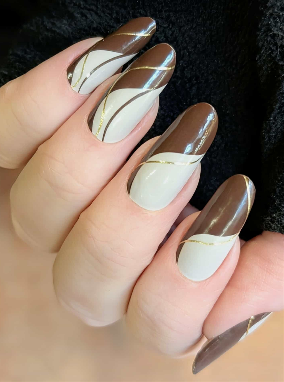 Deep Brown & Off-White Color Block with Gold Lines — Mocha Nails