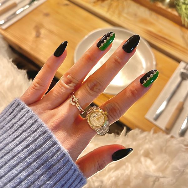 Black Emerald Geometric Rhinestone Nails Black Emerald Geometric Rhinestone Nails — Classy Winter Nails