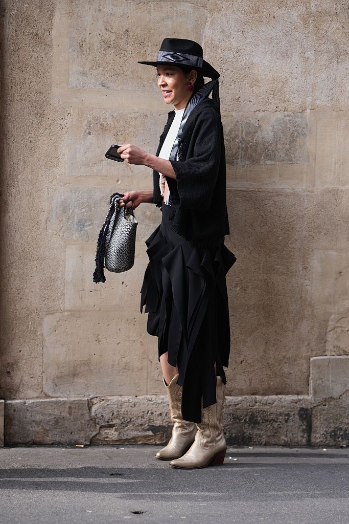 Textured Jacket with Fringe Skirt and Beige Cowboy Boots Textured Jacket with Fringe Skirt and Beige Cowboy Boots — Western Winter Outfits