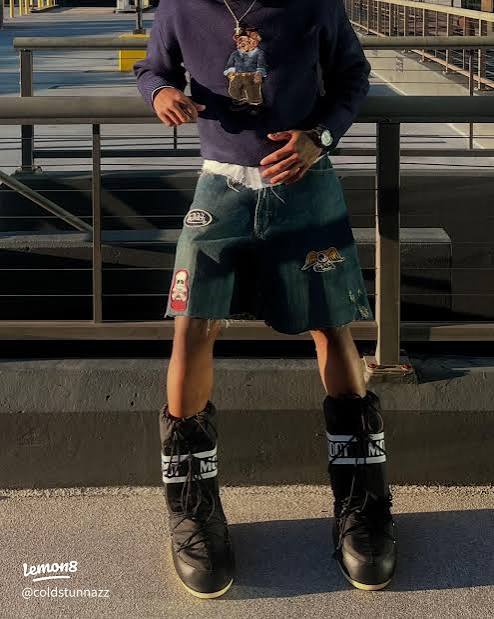 Casual Chic with Black Moon Boots and Denim Skirt Casual Chic with Black Moon Boots and Denim Skirt — Moon Boots Outfits