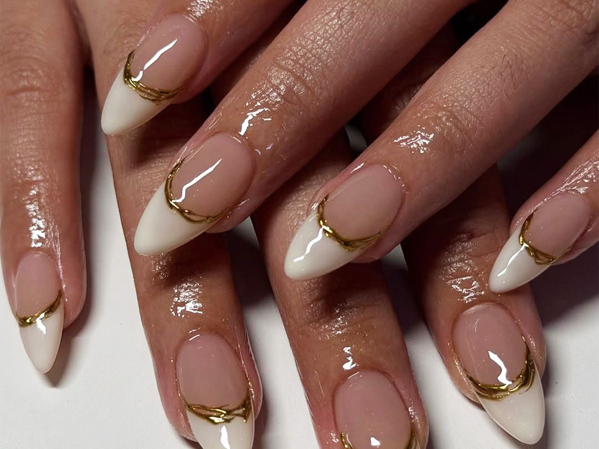 Gold Crescent Accent French Tips Gold Crescent Accent French Tips — Winter Vacation Nails