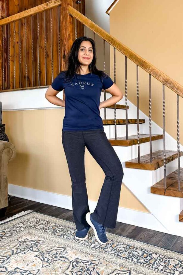 Activewear Flare Leggings with Graphic T-Shirt and Sneakers — Flare Leggings Outfits