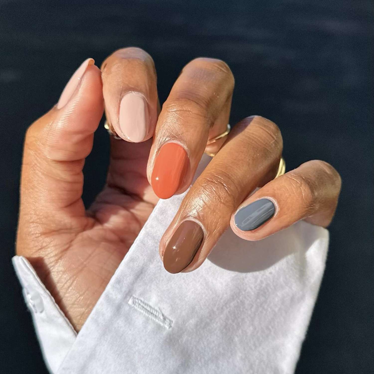 Mixed Fall Color Short Oval Nails Mixed Fall Color Short Oval Nails — Fall to Winter Nails