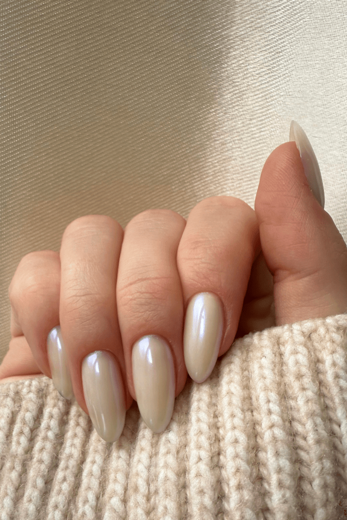 Subtle Pearlescent Pale Beige Oval Nails Subtle Pearlescent Pale Beige Oval Nails — Natural Winter Nails