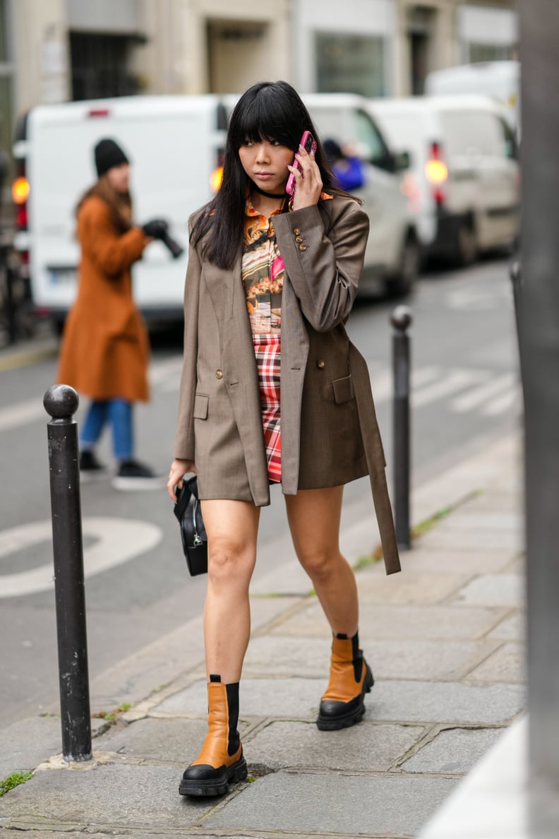 Chunky Chelsea Boots with Plaid Mini Skirt and Oversized Blazer — Chelsea Boots Outfits
