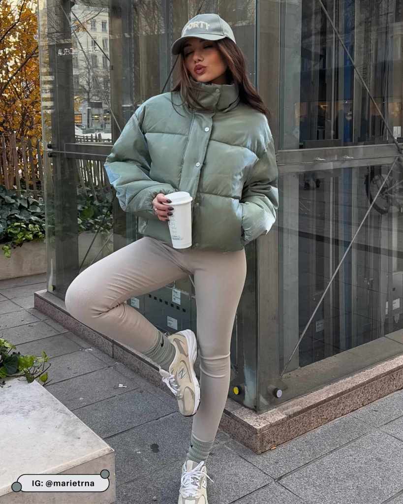 Light Green Cropped Puffer Jacket with Beige Leggings Light Green Cropped Puffer Jacket with Beige Leggings — Parka Outfits