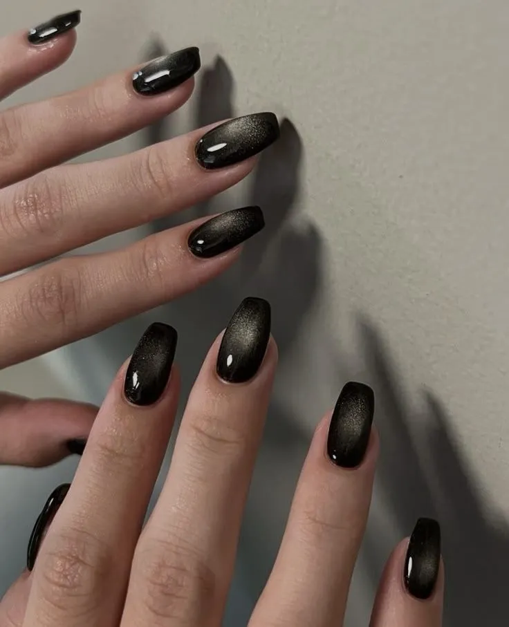 Smoky Grey Cat-Eye Coffin Nails Smoky Grey Cat-Eye Coffin Nails — Winter Black Nails