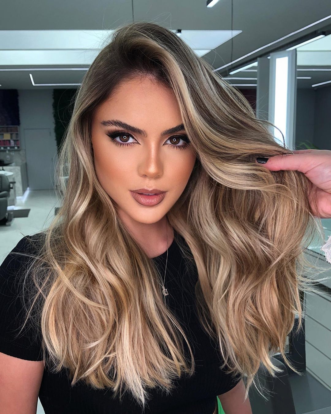 No Bangs Blonde With Golden Lowlights — Lowlights for Blonde Hair