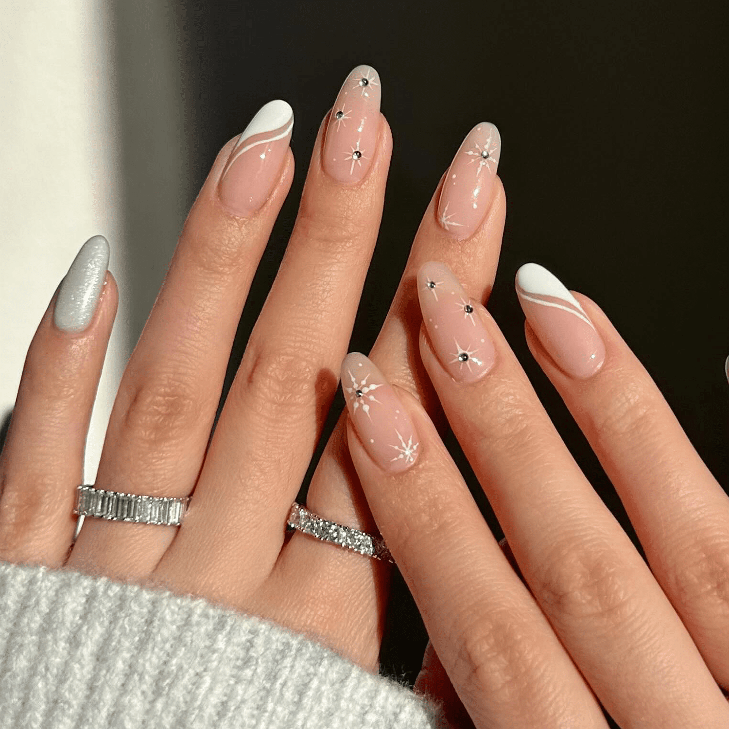 Minimalist White Line Art Minimalist White Line Art — Winter Wonderland Nails