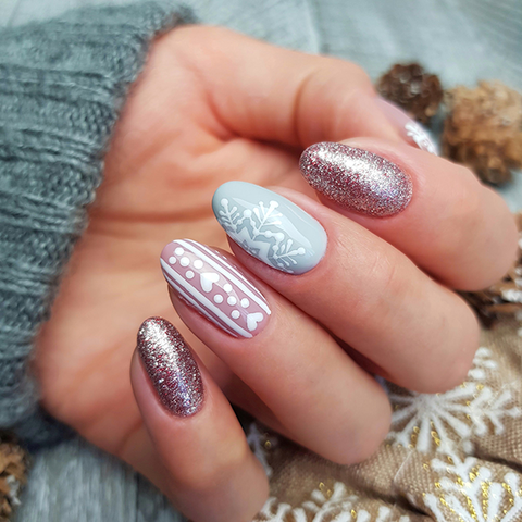 Light Blue Snowflakes and Sweater Pattern Light Blue Snowflakes and Sweater Pattern — Short Winter Gel Nails